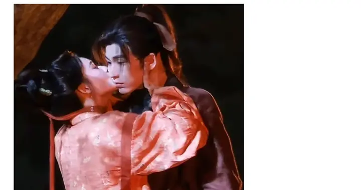 张凌赫被亲懵的1秒，我却看到了内娱“古装美男”最稀缺的东西