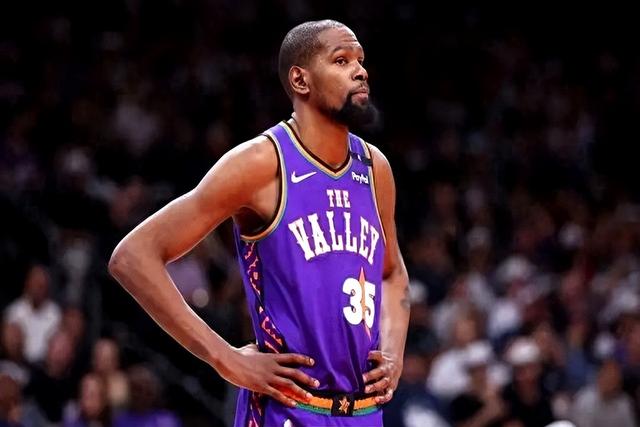 杜兰特太阳生涯或已落幕。踝伤首尾呼应 菲尼克斯球迷如何铭记他？