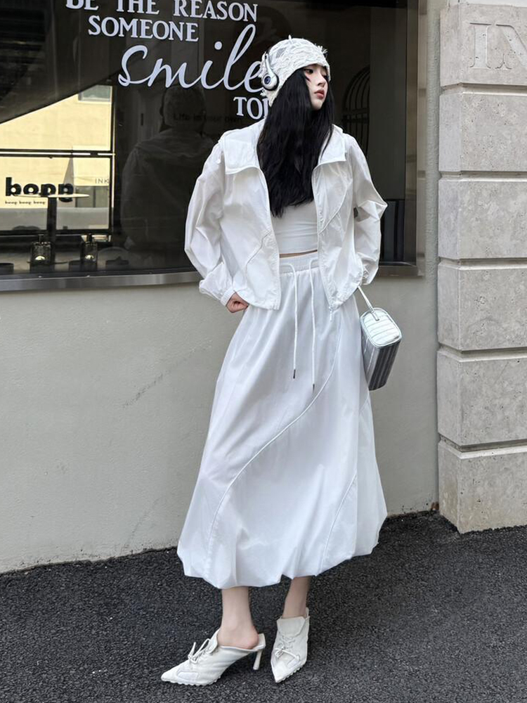休闲户外冲锋衣独特超好看白色防晒薄外套女