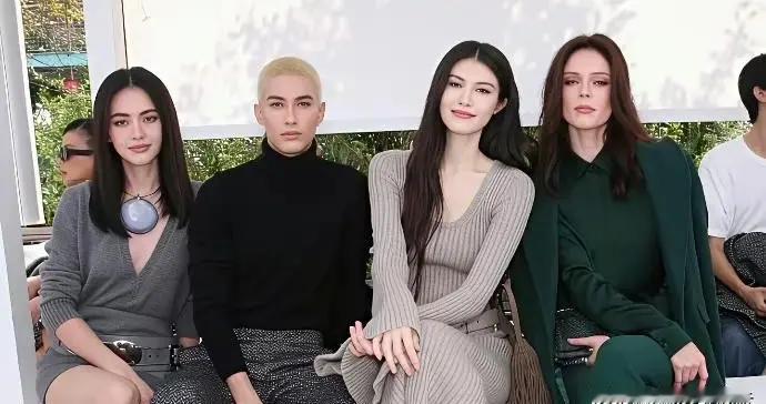 何穗的皮肤不是一般的白第一次看到亚洲人的皮肤竟然比欧洲的白