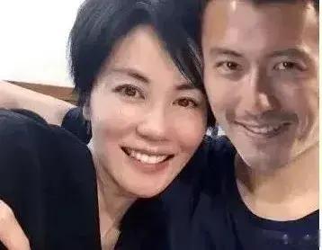 叛逆不羁的谢霆锋，为何对王菲如此迷恋，原来一切早已有迹可循