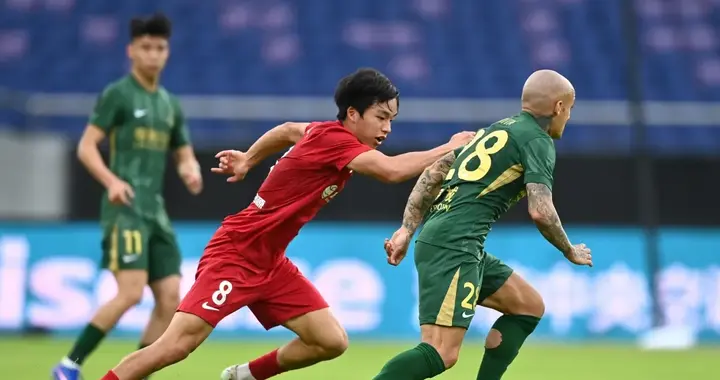 对处罚不满？场上喷垃圾话，那是比赛中的文化之一