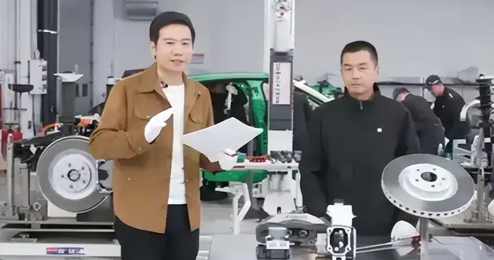 雷军迟到的跨年直播！承认“小字营销”是陋习，剑指销量55万！