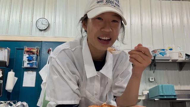 宇晨观世间：在美国定居的侄女后悔呆在美国