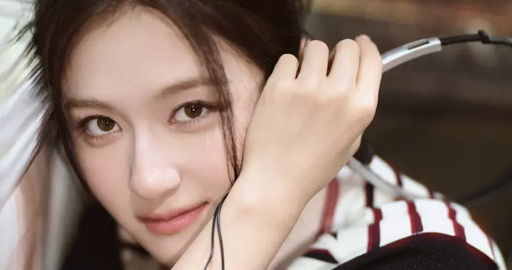 女星李兰迪甜美学姐造型：一眼万年的美丽！