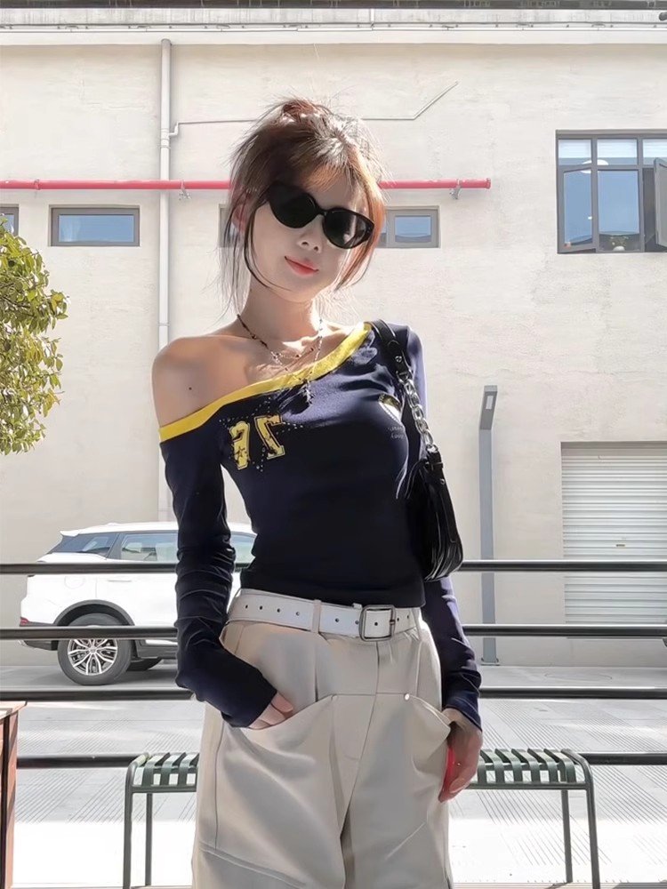小个子斜肩字母印花修身辣妹小上衣女夏日独