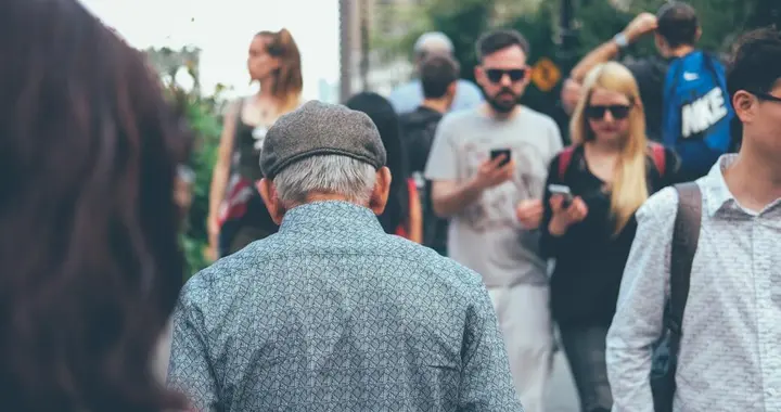 明明是最高等生物，人类生理结构却有很多不合理，为什么？