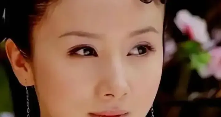红极一时女星遭导演施暴毁容，最后却被封杀，命运太不公