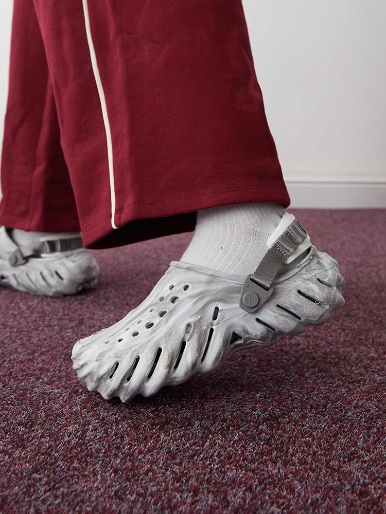 CROCS大理石纹洞洞鞋