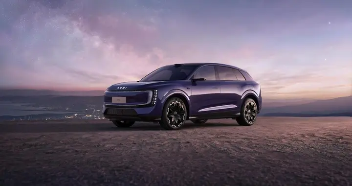 25万纯电家用SUV：奥迪E7X对比问界M6，豪华平权打破性价比偏见
