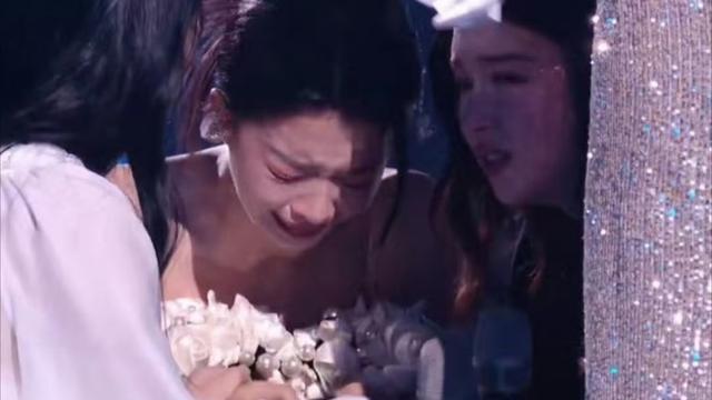 娱星：当宣布孙怡和阚清子的pk输了，队伍