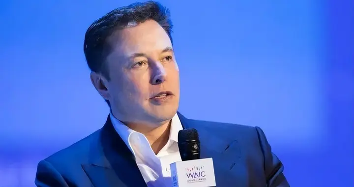 SpaceX火箭残骸撞月留下新痕迹，AI烧钱压力浮现，马斯克迎来大考