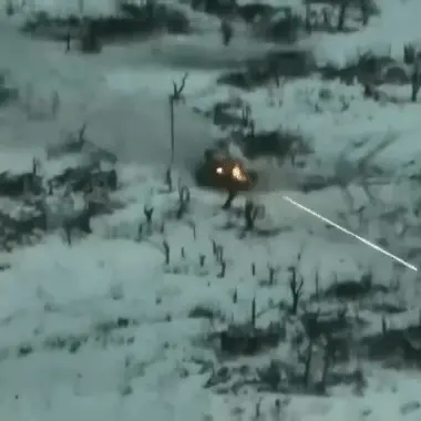 逆火科学风暴：俄式坦克成员都坐在弹药上方