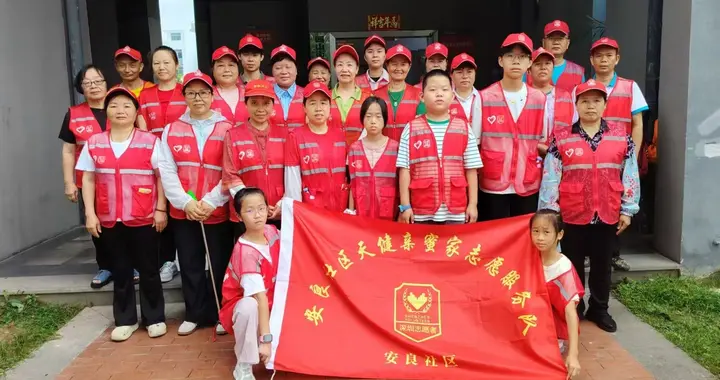 老少同心守护碧水清波