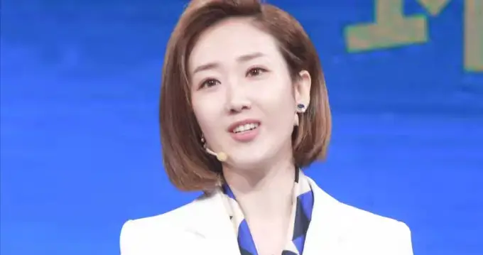 32岁央视美女王嘉宁近况曝光！3年前嫁圈外帅哥，如今被宠成公主