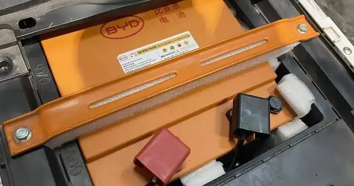 换比亚迪64V45Ah锂电，车主直言再也不用铅酸，深度拆解真实差距