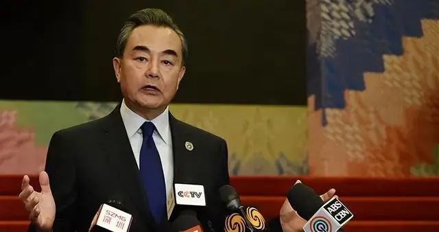 中方罕见点名！东盟紧跟表态，马科斯急召中国大使，亲自下场灭火
