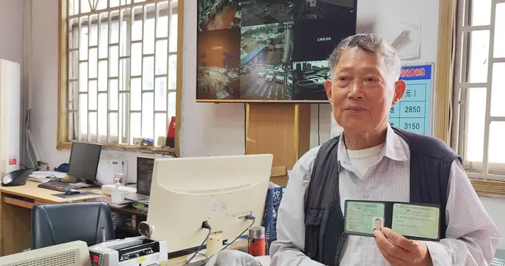 买合规车却无法上路？驾照成为老年人的上路门槛，主要有3大难题