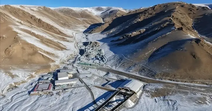 俄罗斯绕开哈萨克斯坦，砸重金直连中国，这步地缘险棋下得真狠