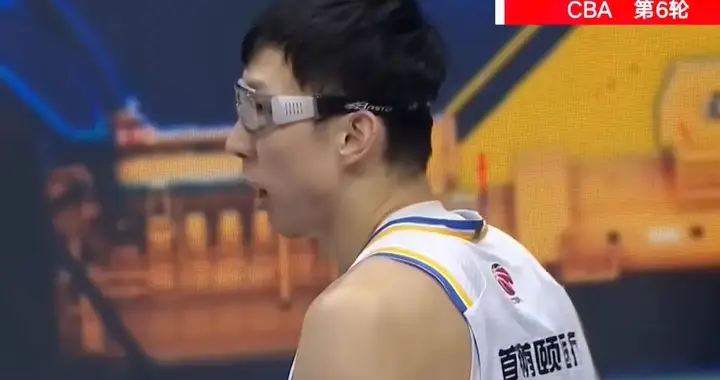 105-86大胜青岛，北京六战全胜独孤求败，这统治力有点难逢对手