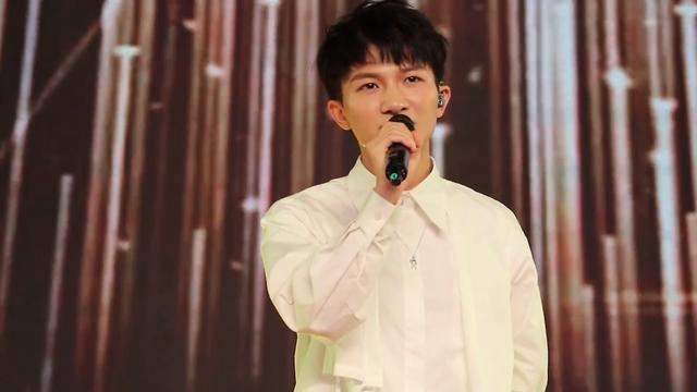 大瓜！曝周深工作室拖欠工资，还多开发票抵劳务费，疑违法违规