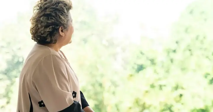 长寿的女性，下半身一般会有6个表现！若你都有，说明身体很健康