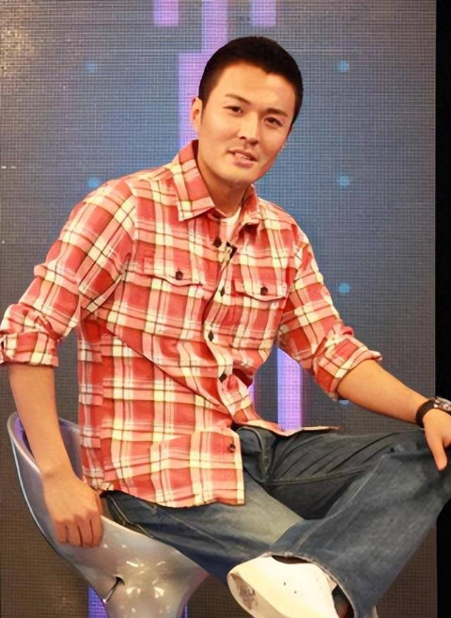 他和高圆圆分手后，没谈恋爱没有绯闻，声称要找圈外人，如今怎样