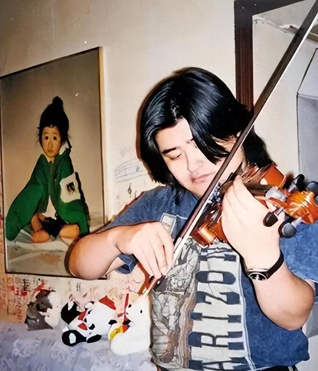 一代歌星刘欢晚年生活，女儿未婚，父母离世，今60岁过得怎么样了