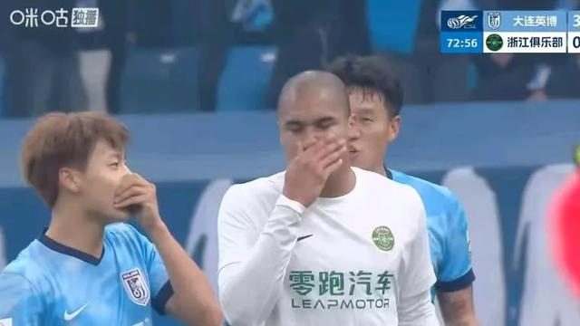 飞跃D：哈哈哈，骂人要捂嘴[哈欠][哈欠