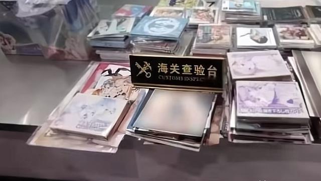 谈情说李：此事太奇葩！一女子从日本人肉背