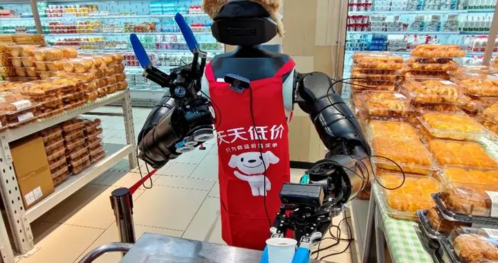 AI走进线下超市 京东折扣超市智能机器人正式"履职"