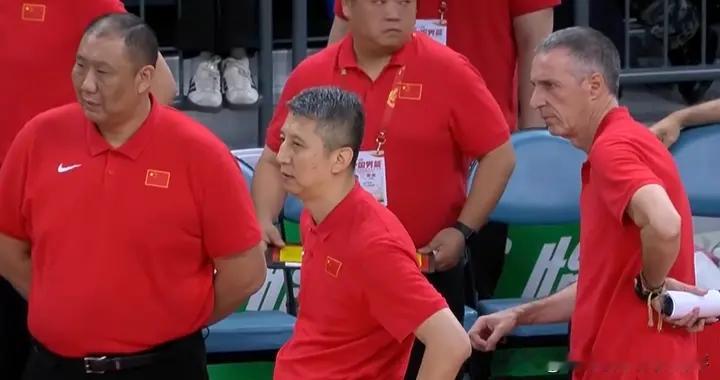 3连胜背后藏惊喜！男篮3边缘球员打出世预赛底气，郭士强没看错人