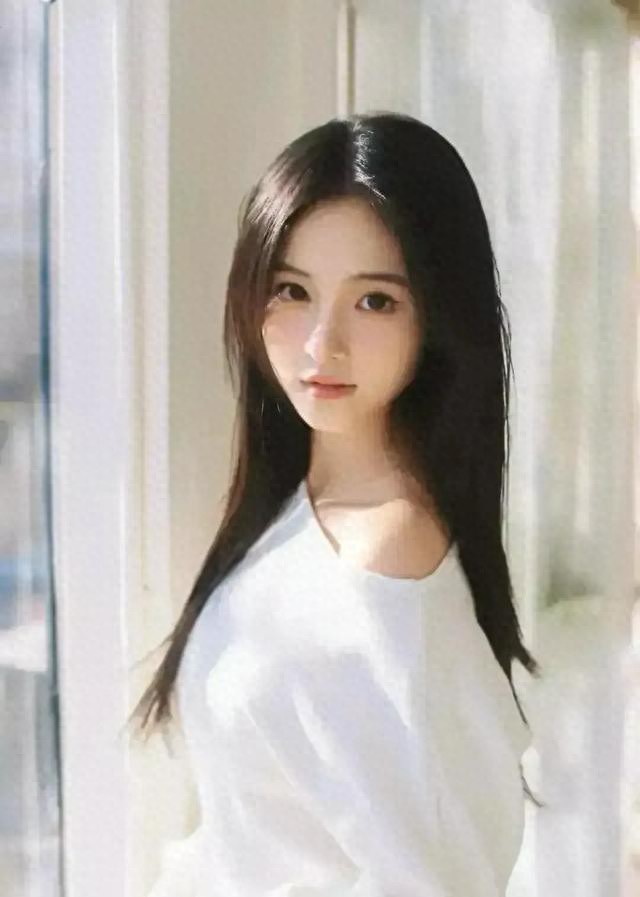 广东番禺一国际学校校花，身高169cm，体重52kg美的让人移不开眼