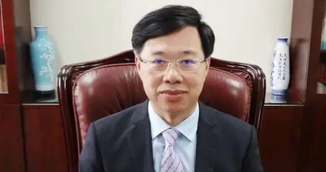 61：50，蓝白封杀赖清德亲信特务头子升职，王鸿薇误投废票惹争议
