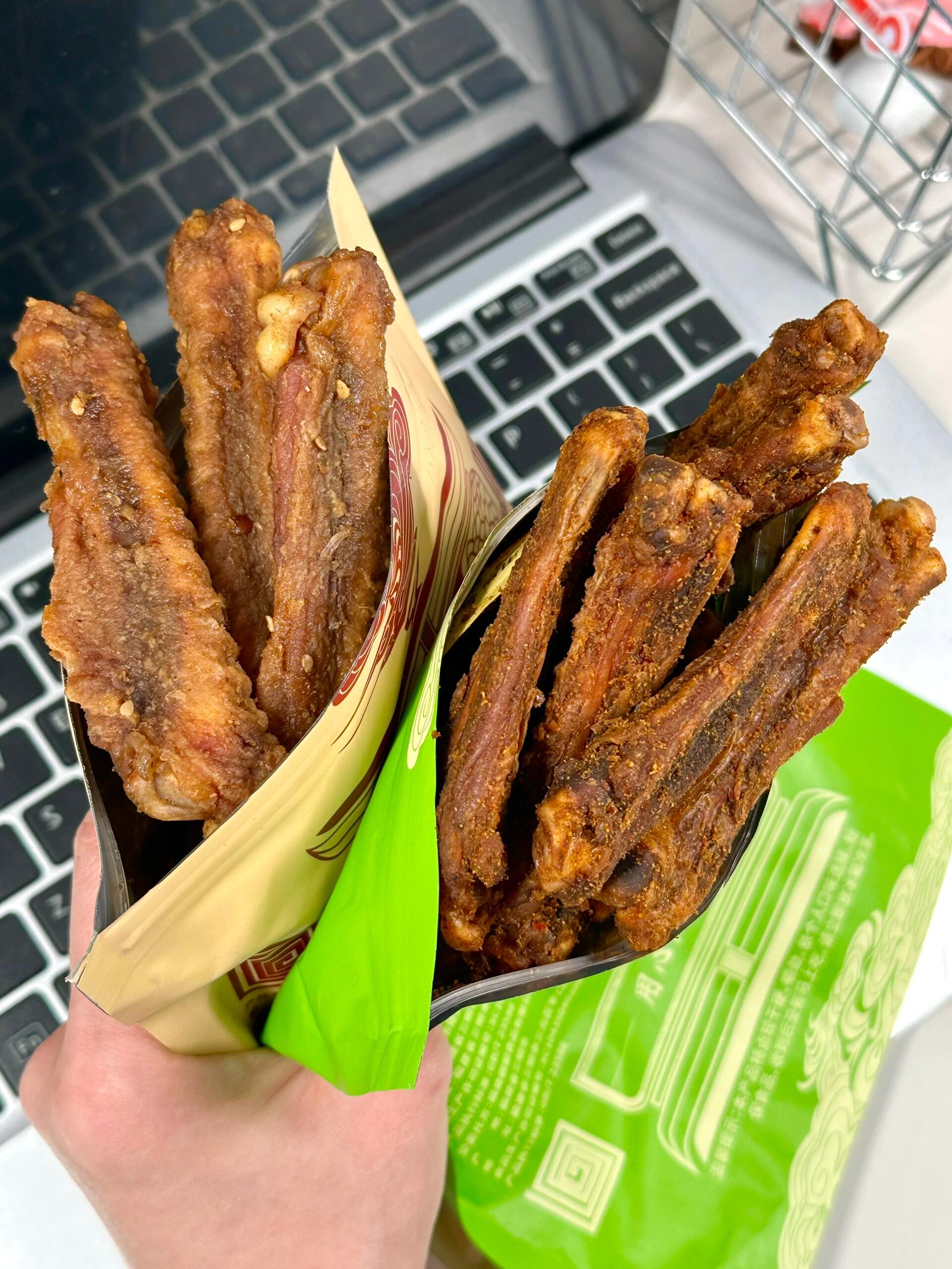 闺蜜随手递的…后悔发现晚了！