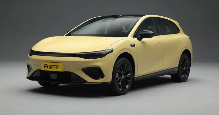 10万级运动轿跑"破局者"！宽体+无框+后驱，配8295+8155