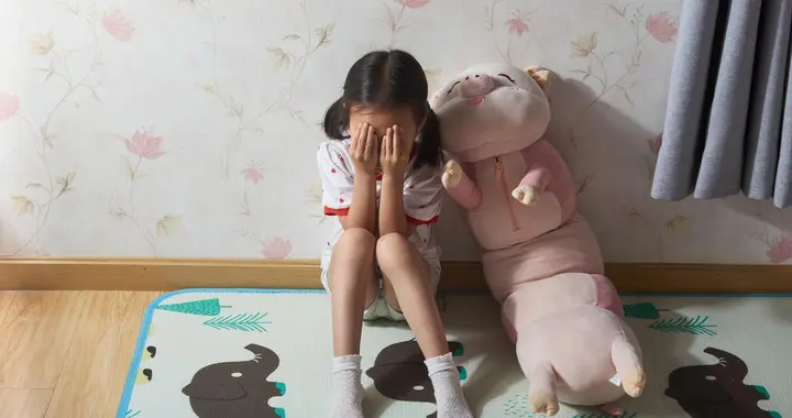 注意！要想更好地帮助孩子走出抑郁，父母就不能有治疗抑郁的想法