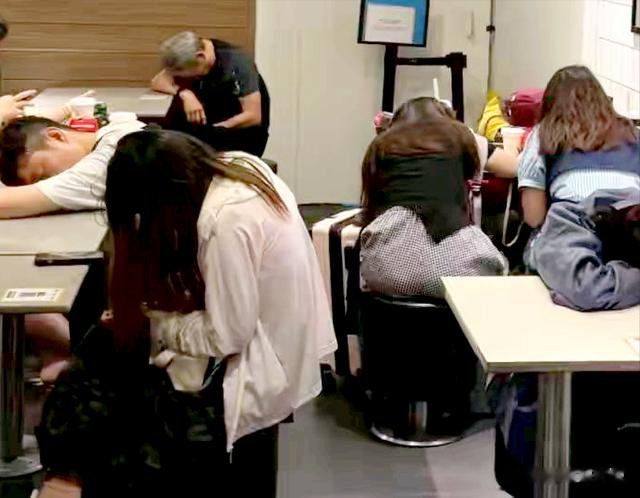 91万内地游客香港旅游被“定罪”，港民嘲讽：没定酒店禁止入境！