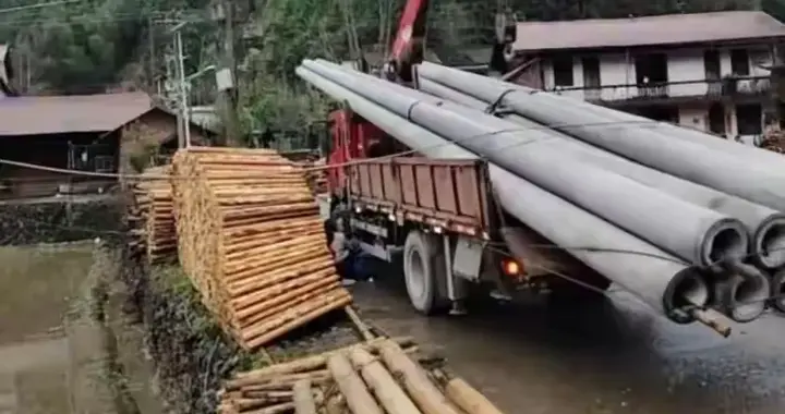 痛心！永州一货车司机，吊臂挂高压线触电身亡，同车妻子幸运脱险