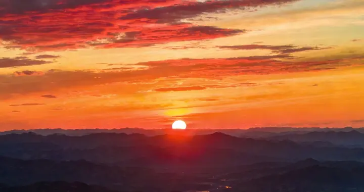吐了！员工酸菜池抽烟吐痰
