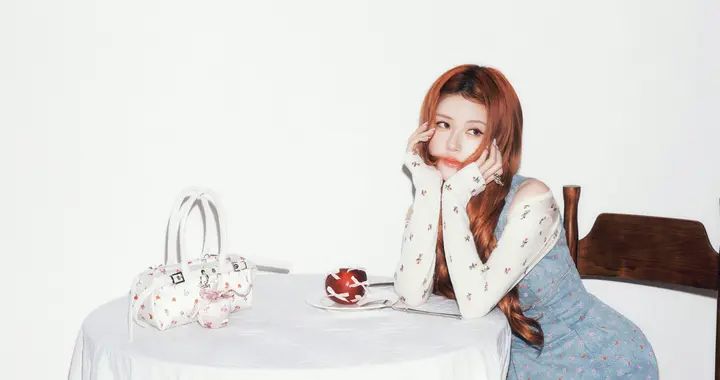 赵露思 复古玫瑰碎花写意灵动大片