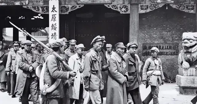 解放军重兵包围太原长达半年，为何阎锡山部队宁可死战也不投降。