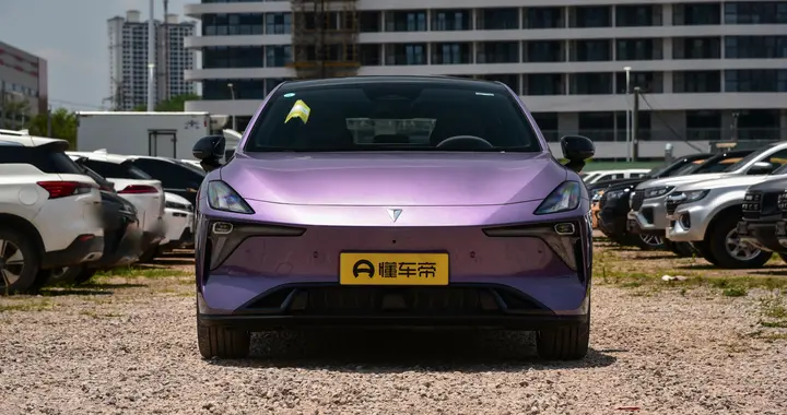 限时11.89万起，560km续航+3C快充，可选装磁流变悬架，适合家用