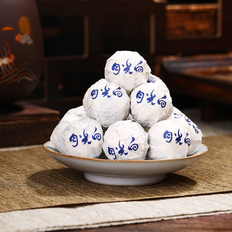 一次一颗，方便泡茶的月光白古树龙珠
