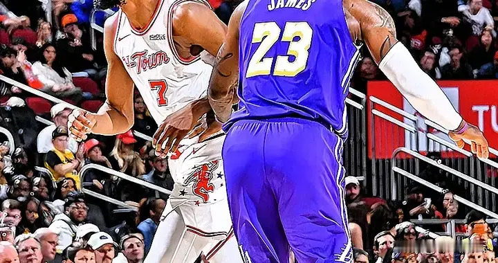 詹杜季后赛对决！火箭手握赛点41岁詹姆斯单核扛队冲奇迹