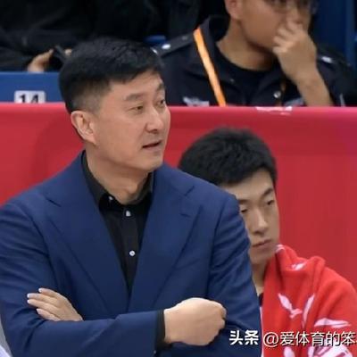 爱体育的笨小孩：这个晚间的CBA联赛的赛