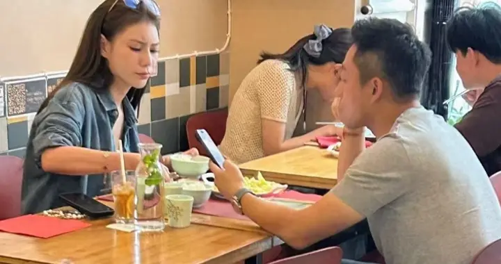 小杨阿姨开播人气高，表态遇到好老板很幸运，筱梅对孩子问心无愧
