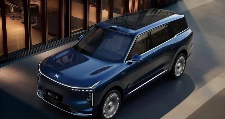 9系来新人了，智己LS9预售33.69万元起！