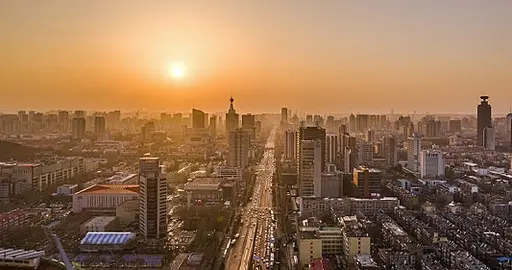 济南地铁4号线通车仍治不好经十路堵车，修高架真的有必要落地吗