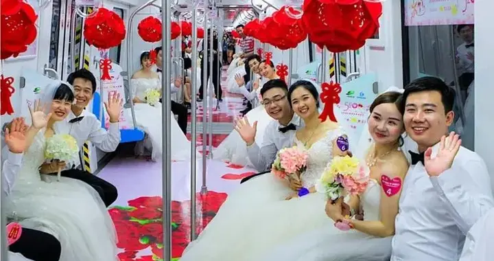 在海底捞办婚宴，“羊村”结婚：当代年轻人婚礼主打一个快乐自由